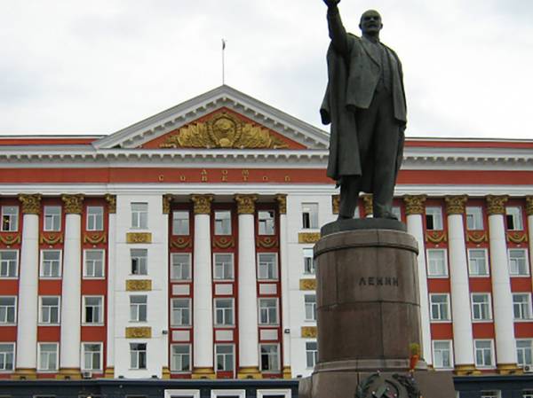 В Курской области решили отключить подсветку административных зданий