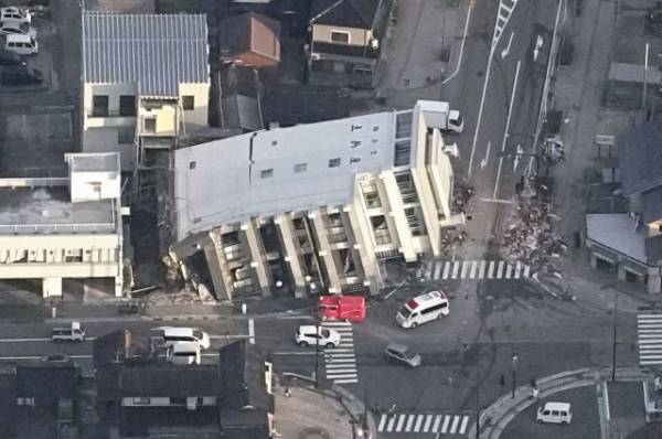 NHK: число жертв землетрясения в Японии увеличилось до 30