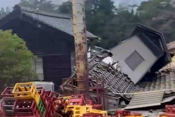 Количество жертв серии землетрясений в Японии увеличилось до 62