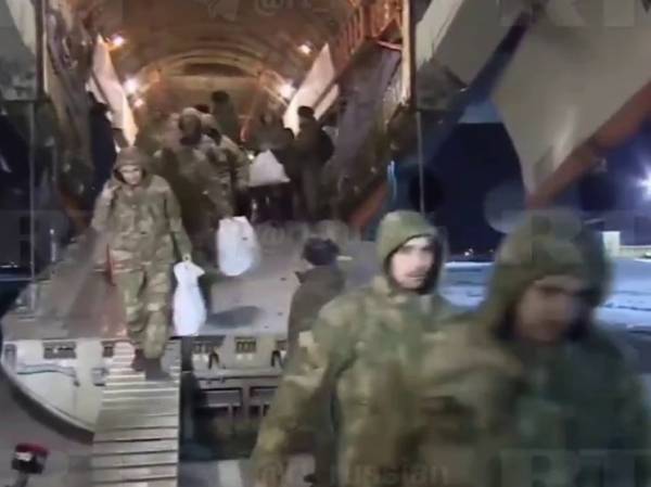 Обнародовано видео возвращения освобожденных из плена российских бойцов