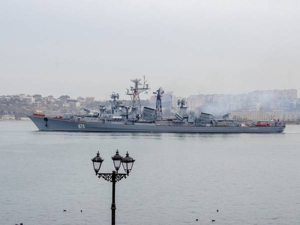 Осколки упали на Севастополь после воздушной атаки, есть раненый