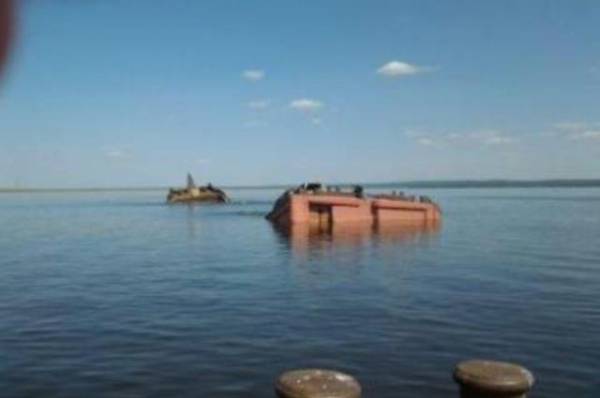Баржа с тысячей тонн азотных удобрений затонула в Дунае