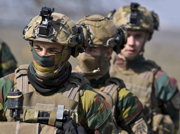 Названо количество стран, готовящих военных для Украины