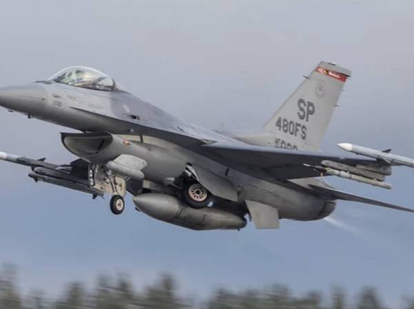 В США рассказали, когда Украина может получить истребители F-16