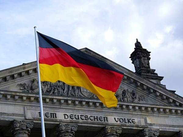 Германия посетовала на оплату половины всей помощи Евросоюза Украине