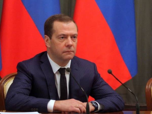 Медведев предрек экспорт "майдана" с Украины в Германию