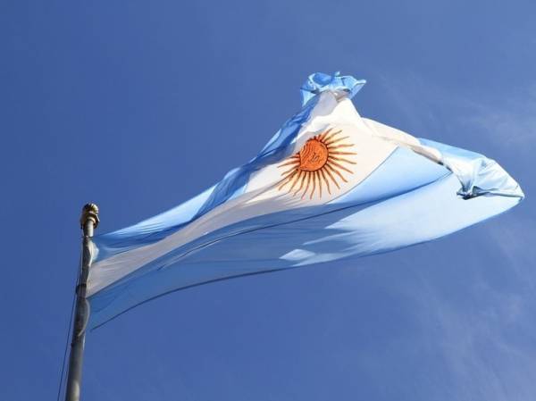Аргентина допустила отправку своих силовиков в охваченный беспорядками Эквадор