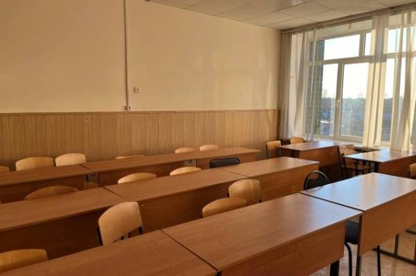 Меры безопасности усилили в школах Владивостока из-за сообщений о диверсиях