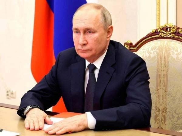 Путин назвал бюрократическими сбоями задержки с выплатами бойцам СВО