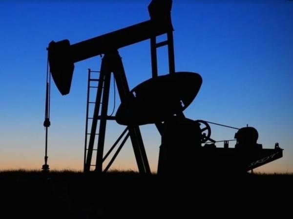Хуситы пригрозили уничтожить все нефтяные месторождения в случае атаки