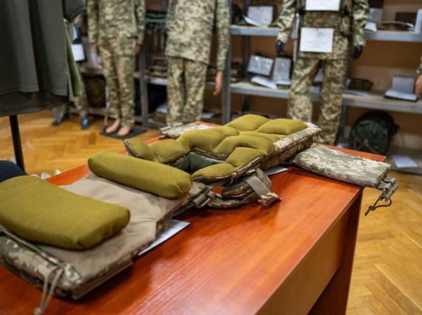 Минобороны Украины сертифицировало еще один образец женского бронежилета