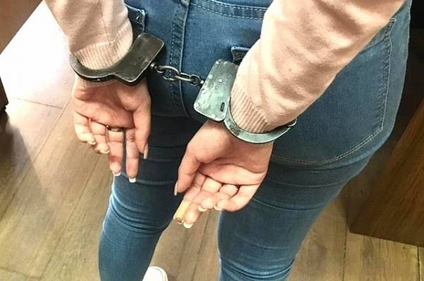 Россиянку задержали в Пулково из-за плитки шоколада с наркотиком из Перу