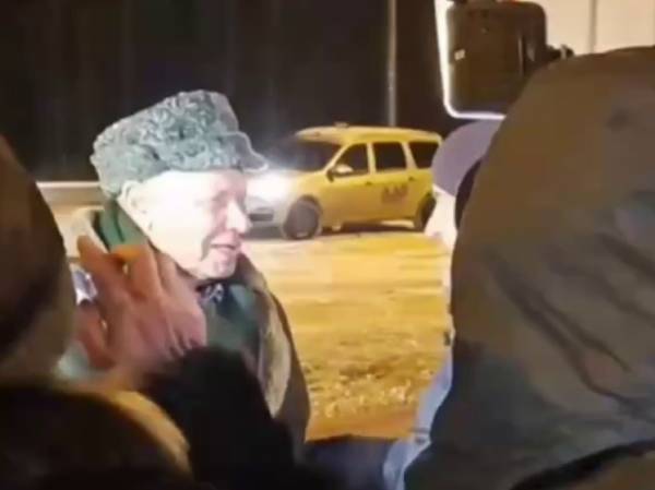 Депортированный из Латвии пенсионер Катков прибыл в Калининград