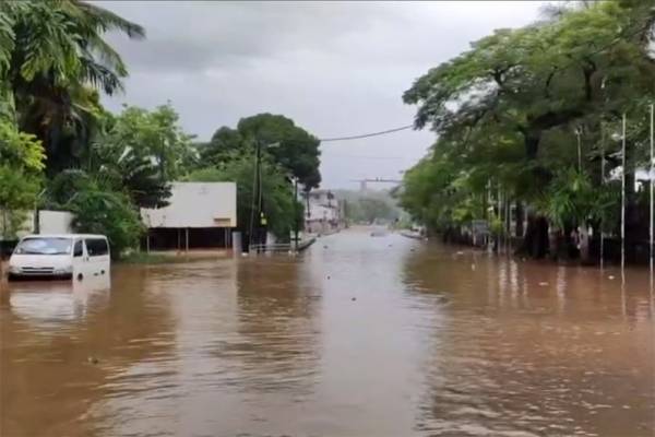 Финалистка «Голоса» Спиридонова угодила в эпицентр циклона на Маврикии
