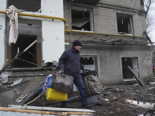 Украинские власти принудительно вывозят из Купянского района около 3000 жителей