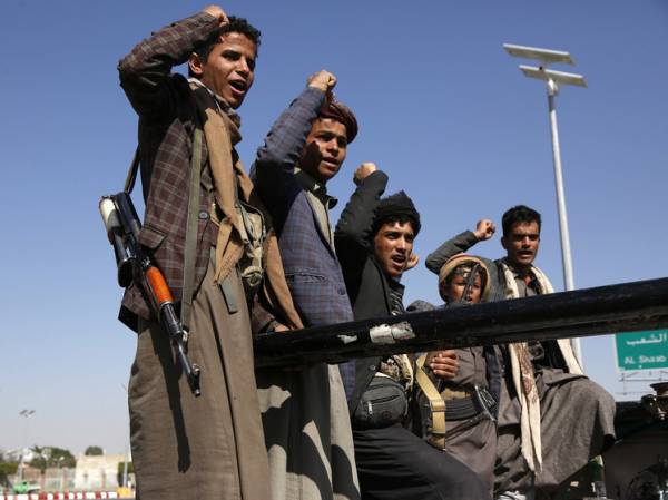 Йеменские враги хуситов предостерегли США от прошлых ошибок: науськивают Запад