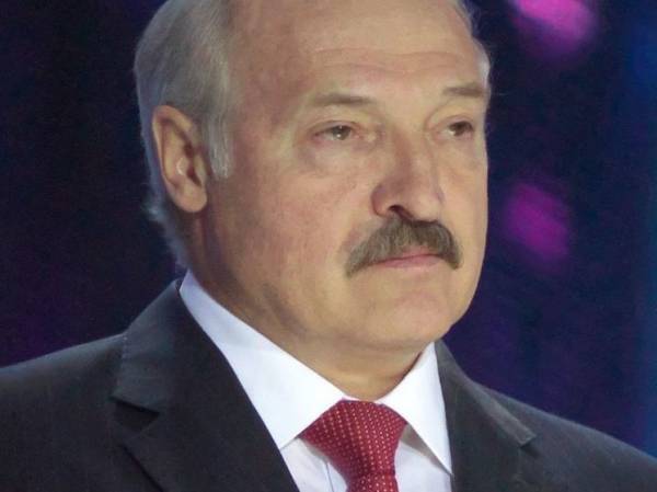 Лукашенко рассказал, как сумел импортозаместить "Макдоналдс" в Белоруссии