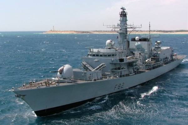 ВМС Британии сообщили о новой атаке на судно у берегов Йемена