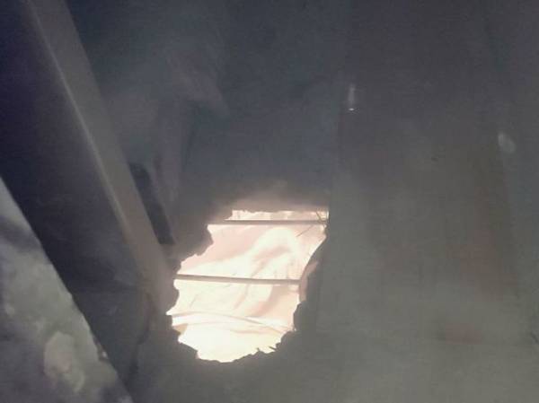 Мэр Горловки разместил видео последствий попадания снаряда в гостиницу "Родина"
