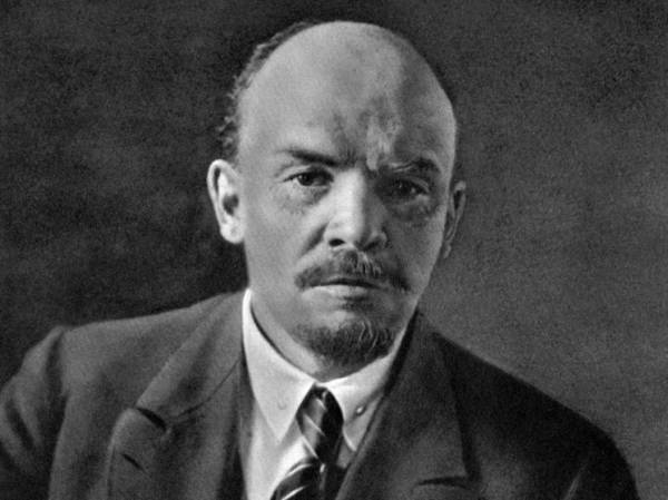 Ленин показал человечеству параллельную временную линию развития