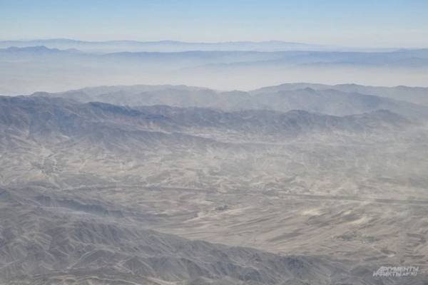 Росавиация: четыре человека выжили при крушении самолета в Афганистане