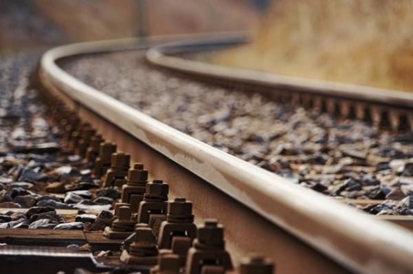 В Казахстане двое железнодорожников погибли в результате наезда поезда