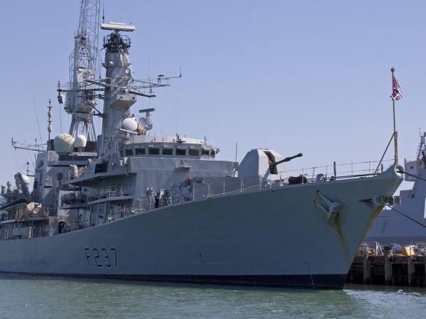 Главком ВМС Украины: Киев будет рад получить два списанных британских корабля