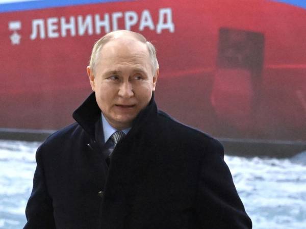 Путин пообещал искоренить врагов в Европе: говорящие названия ледоколов