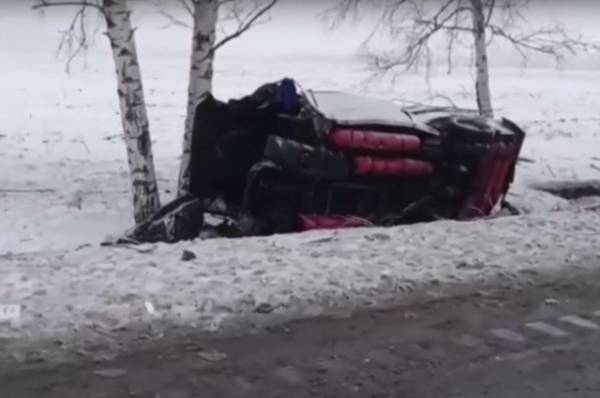 В Белгородской области погиб водитель врезавшейся в дерево маршрутки