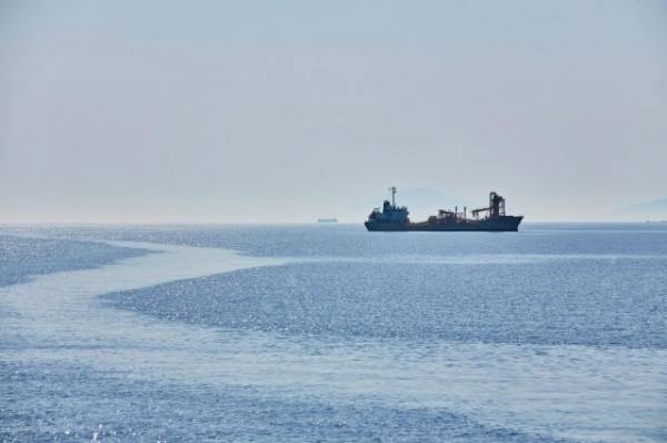 Kyodo: танкер «Остров Сахалин» застрял в Охотском море