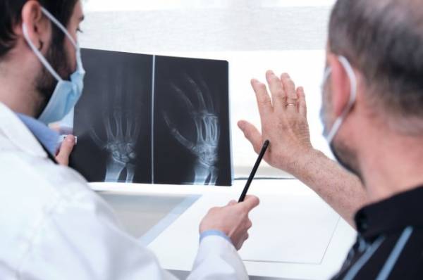 Может ли произойти перелом, если кости здоровы?