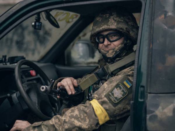 Украинцам предложили простреливать колени за неподчинение военкомам