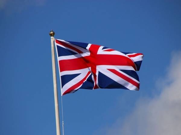 Великобритания заявила о поддержке права США отвечать на нападения