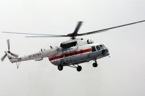 Вертолет МЧС с тремя членами экипажа на борту пропал в Карелии