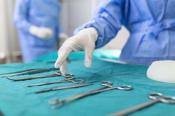 В Подмосковье хирурги удалили мужчине 40-сантиметровую опухоль