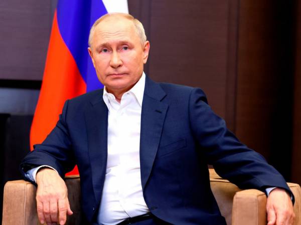 «Вы понимаете, что спрашиваете?»: самые яркие цитаты Путина в интервью иностранным журналистам