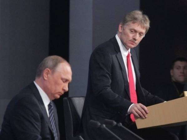Кремль не в курсе встречи Карлсона со Сноуденом в Москве