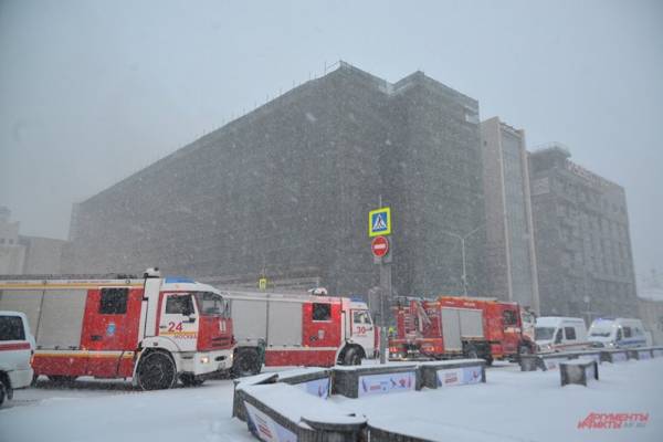 МЧС показало кадры пожара на территории здания «Известия Холл»