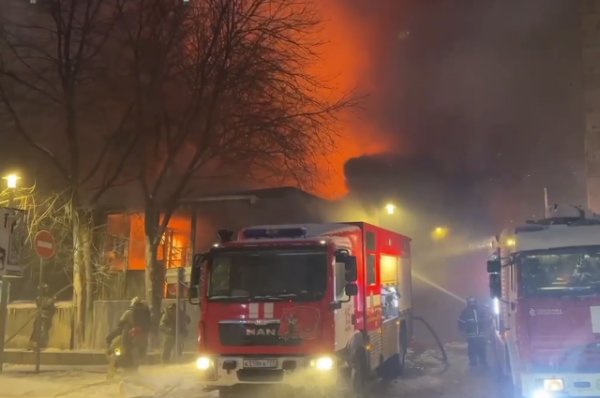 Клуб Lookin Rooms сгорел при пожаре на территории «Известия Холл» в Москве