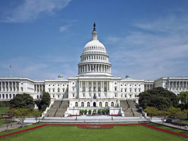 Палата представителей США уходит на перерыв, не проголосовав по помощи Украине