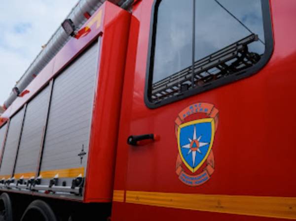 Крупный пожар на складах в Кемерово потушен