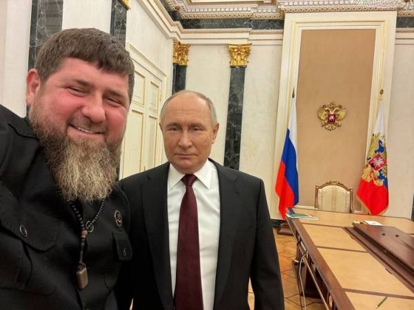 Кадыров опубликовал селфи с Путиным: доложил о развитии Чечни