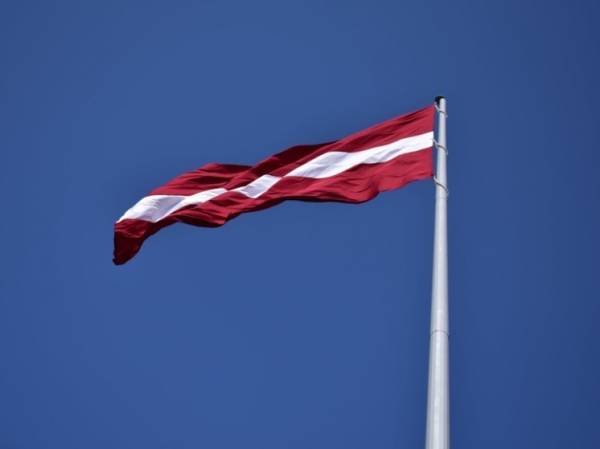 Латвия продлевает запрет на въезд для россиян