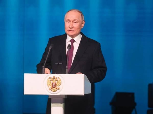 Путин предложил членам Совбеза обсудить нейтрализацию угроз в космосе