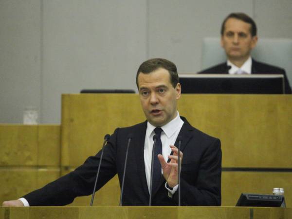 Медведев рассказал о "двух старых конях" на выборах президента США