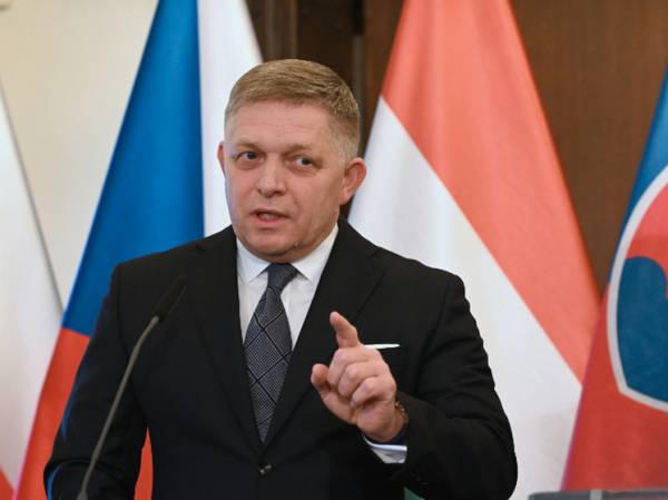 Премьер Словакии: Чехия заинтересована в конфликте на Украине