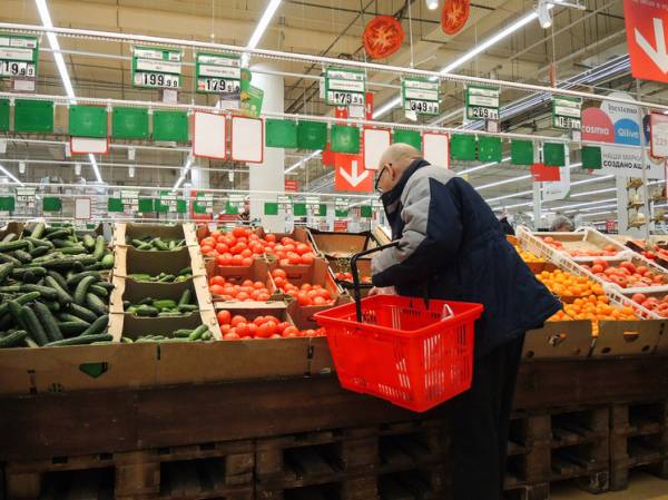 Как сэкономить на продуктах 15 000 рублей: социолог раскрыл секреты скидочных акций