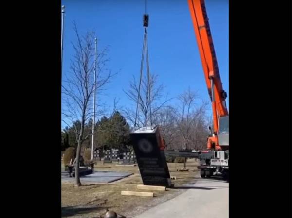 В Канаде снесли памятник дивизии СС "Галичина"