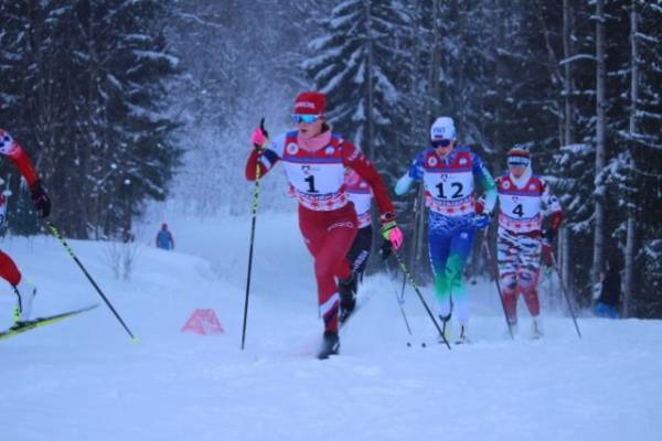 В Сочи произошел массовый завал во время женской лыжной гонки