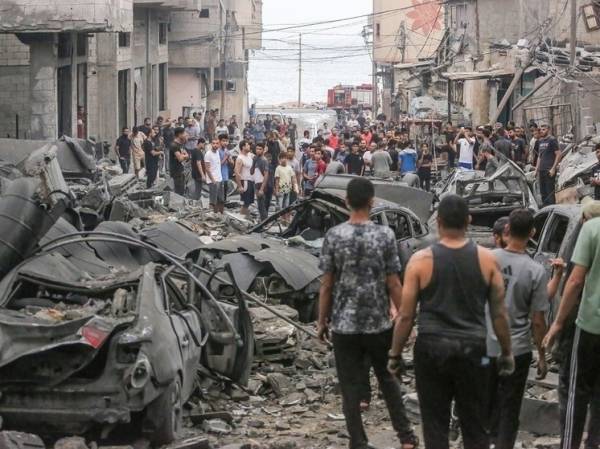 Власти Газы раскритиковали сброшенную на головы людям гуманитарную помощь